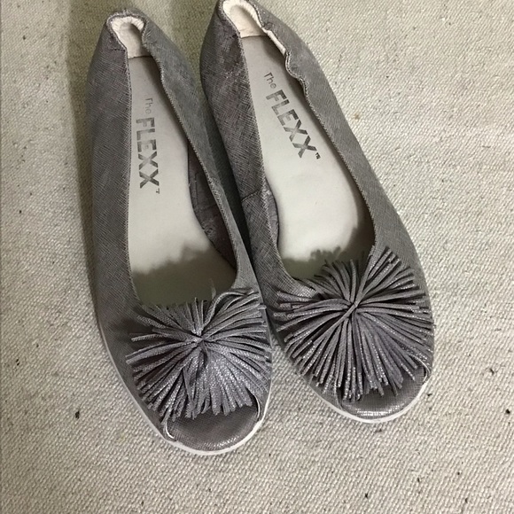 The Flexx Gold open toe Pom Pom  low Wedge comfort Shoes Women Size 6 - Picture 5 of 8